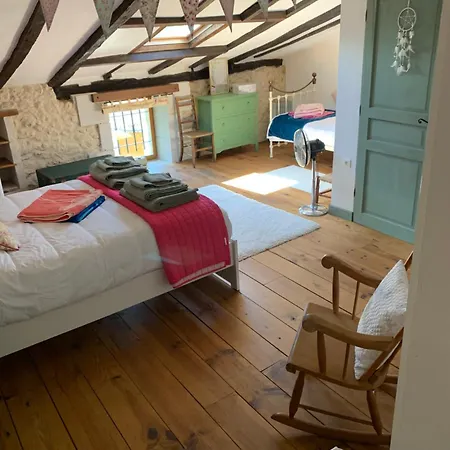 Holiday home Wisteria House Douzillac